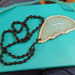 Elegant Black Beaded Necklace with Agate Pendant